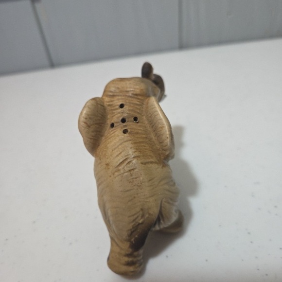 Vintage Porcelain Grey Tan Trunk Up Elephant Salt Shaker Japan Good Luck - Picture 6 of 12